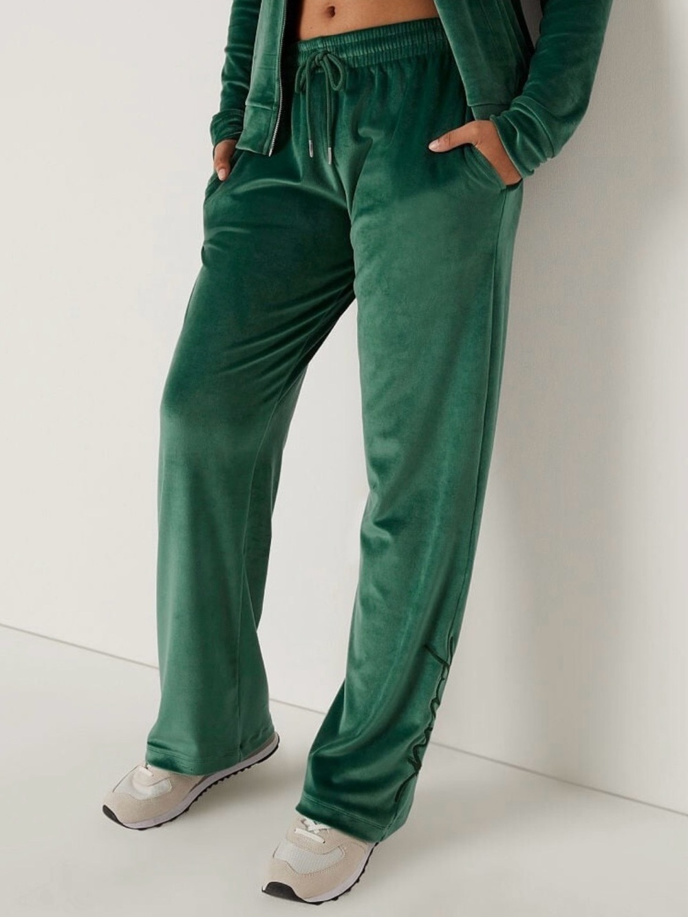 Victoria’s Secret/Pink Green Velvet Lounge Pants - Pull-On Comfort
